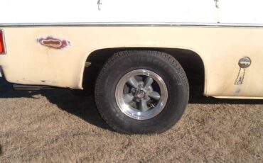 Chevy-c10-pickup-1974-custom-13