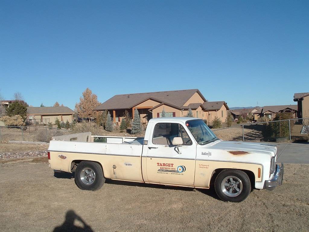 Chevy-c10-pickup-1974-custom-14
