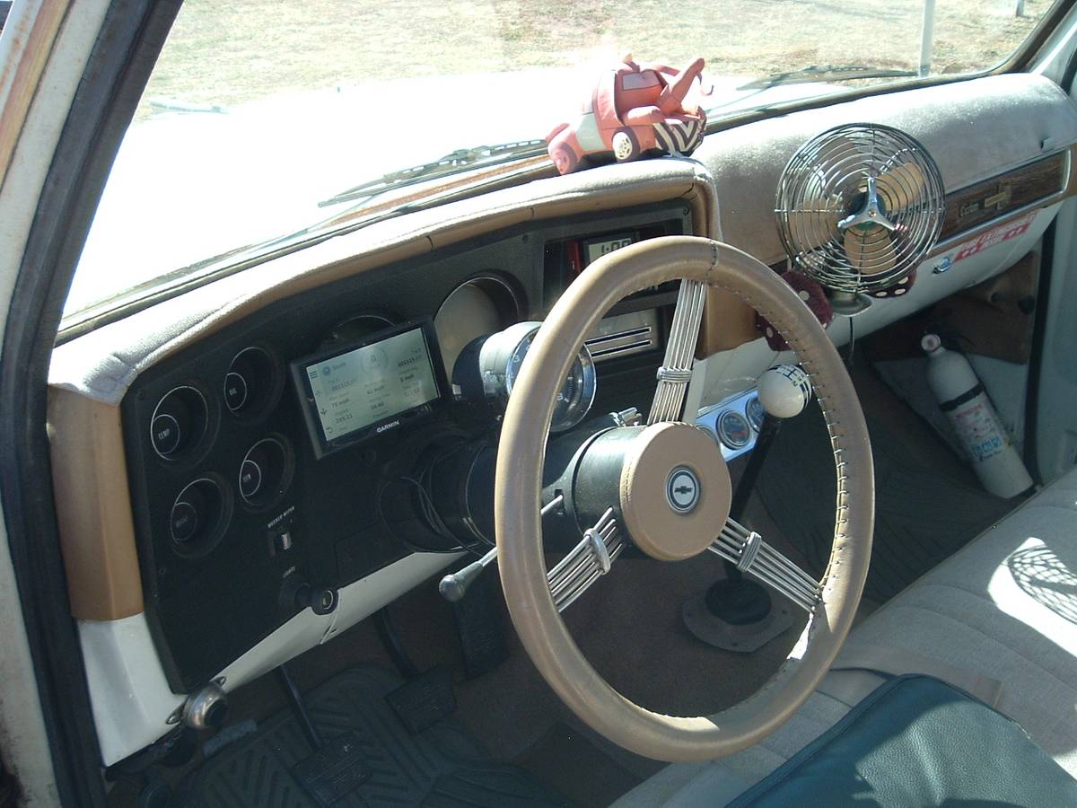 Chevy-c10-pickup-1974-custom-7