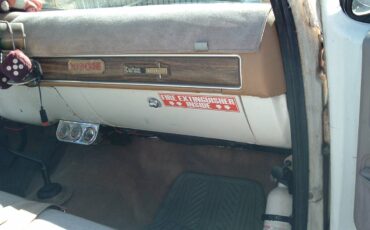 Chevy-c10-pickup-1974-custom-8