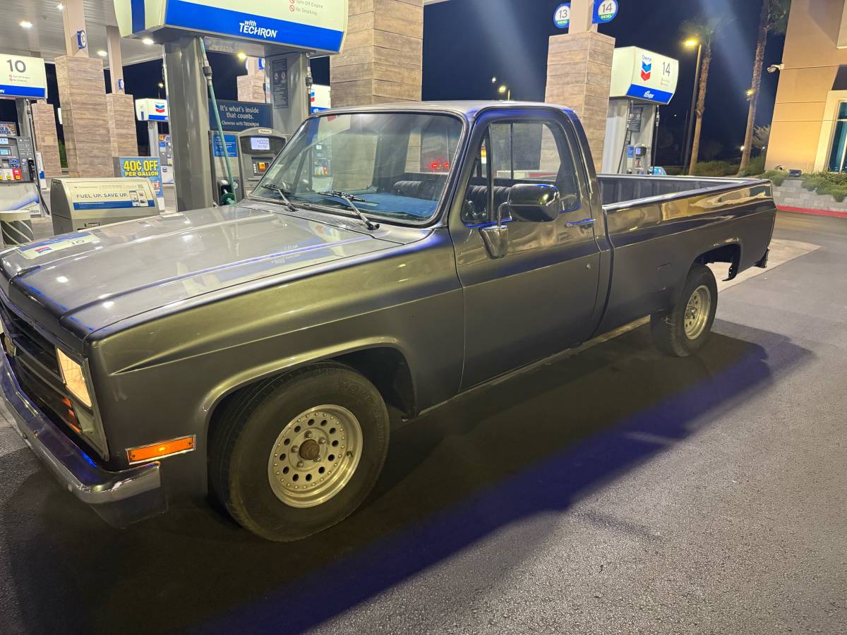 Chevy-c10-truck-1975-grey-1