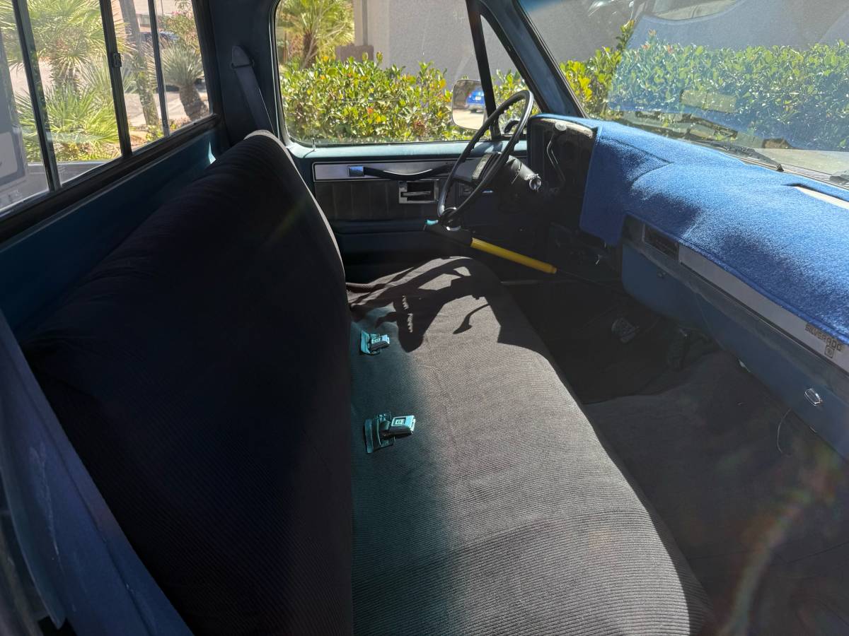 Chevy-c10-truck-1975-grey-3