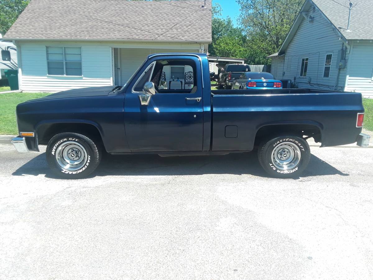 Chevy-c10-truck-1984-blue-5