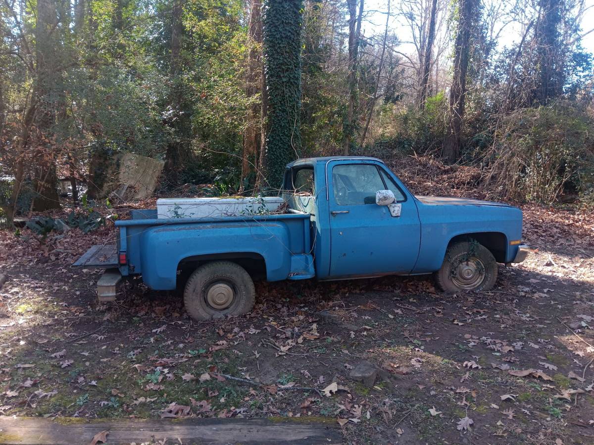 Chevy-c10-truck-1985-blue-4