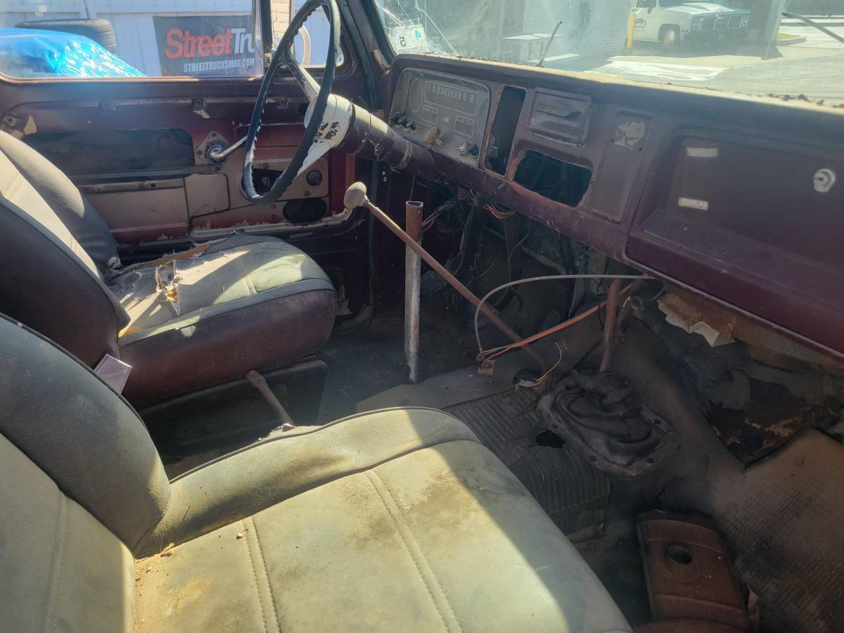 Chevy-c20-1965-brown-9