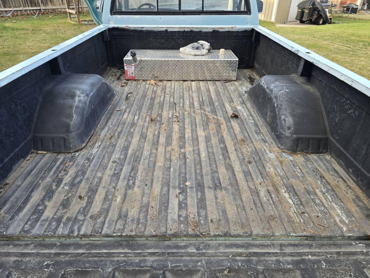 Chevy-c20-1979-blue-7