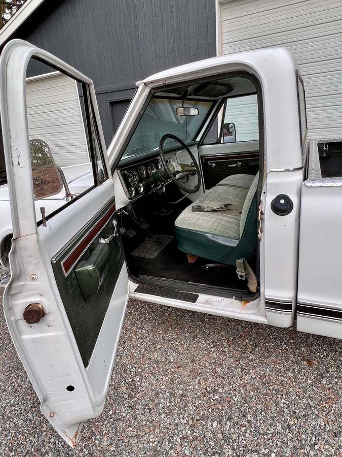 Chevy-c20-pickup-1970-white-10