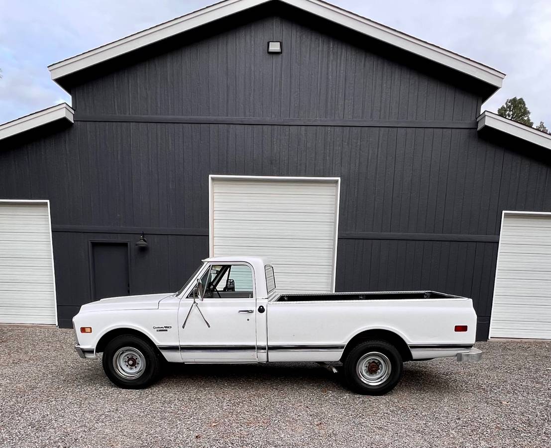 Chevy-c20-pickup-1970-white-2