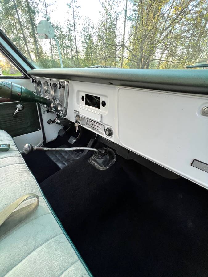 Chevy-c20-pickup-1970-white-7