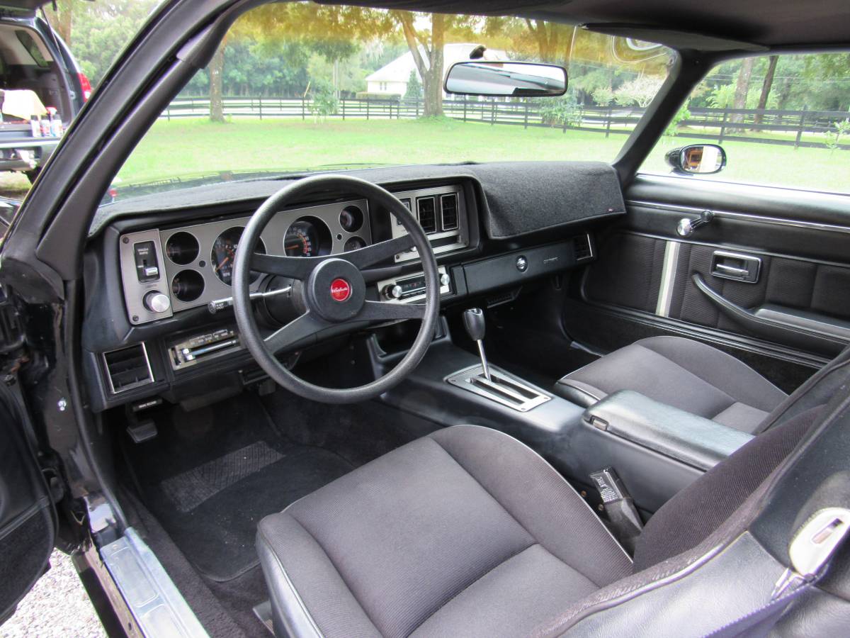 Chevy-camaro-1980-black-9