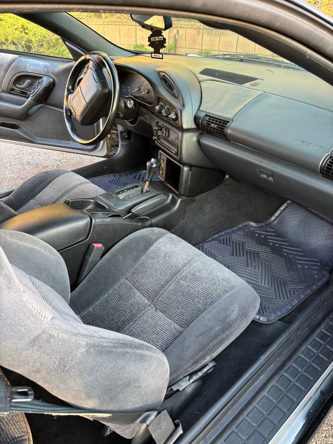 Chevy-camaro-1996-black-1