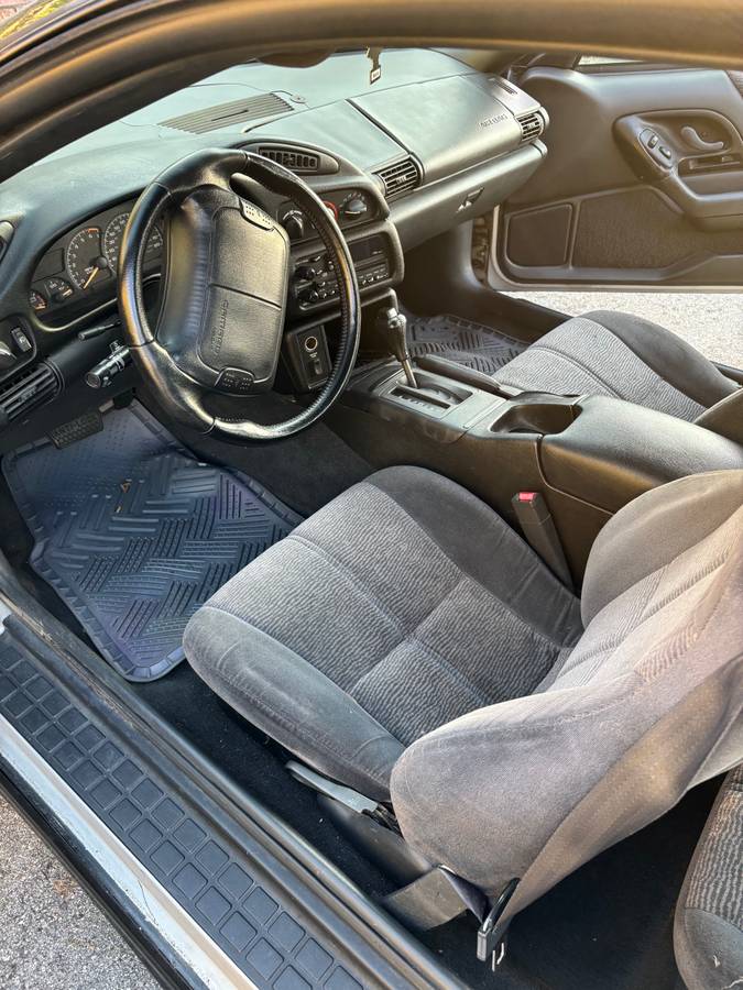 Chevy-camaro-1996-black-4