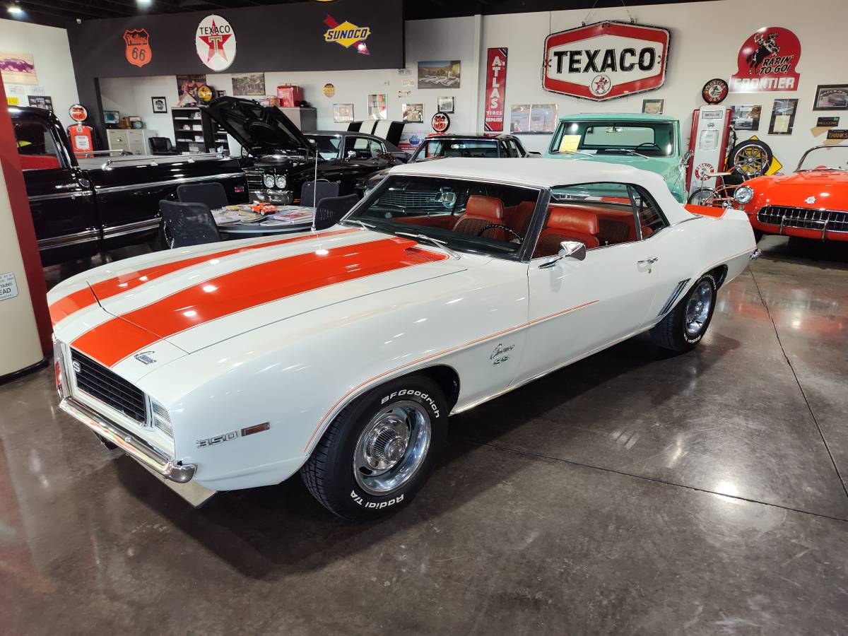 Chevy-camaro-z11-pace-car-convertible-1969