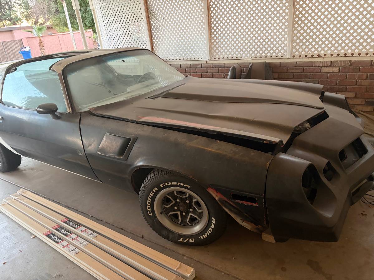 Chevy-camaro-z28-1978-white-1