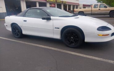 Chevy-camaro-z28-1995-white