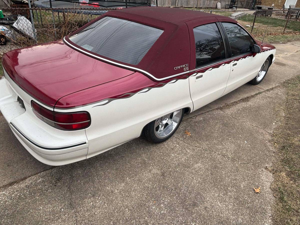 Chevy-caprice-1991-custom-3