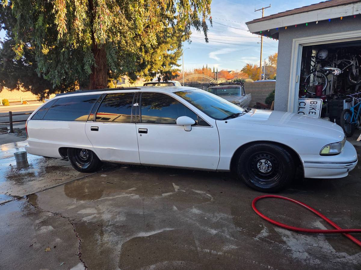 Chevy-caprice-1992-white-1