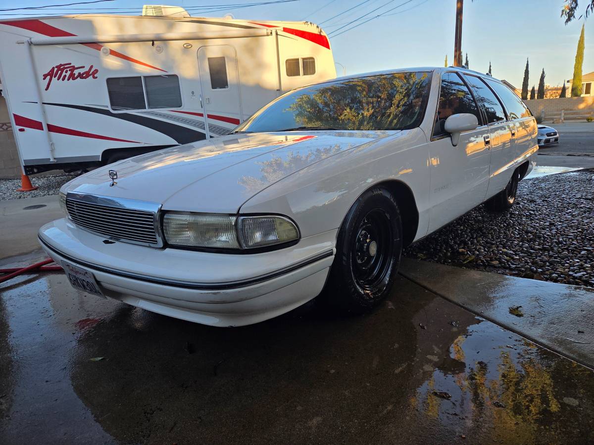 Chevy-caprice-1992-white