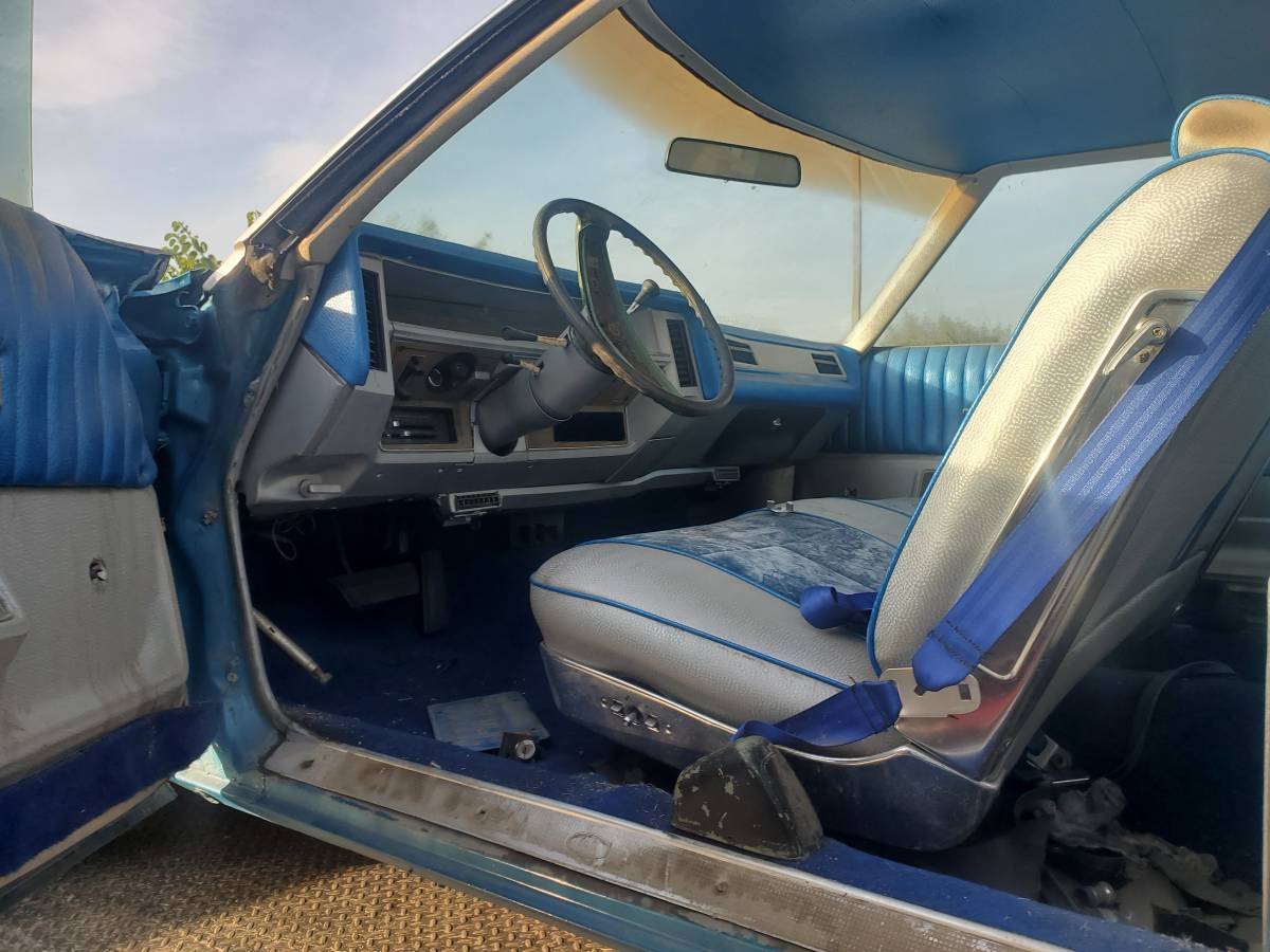 Chevy-caprice-classic-1975-blue-1