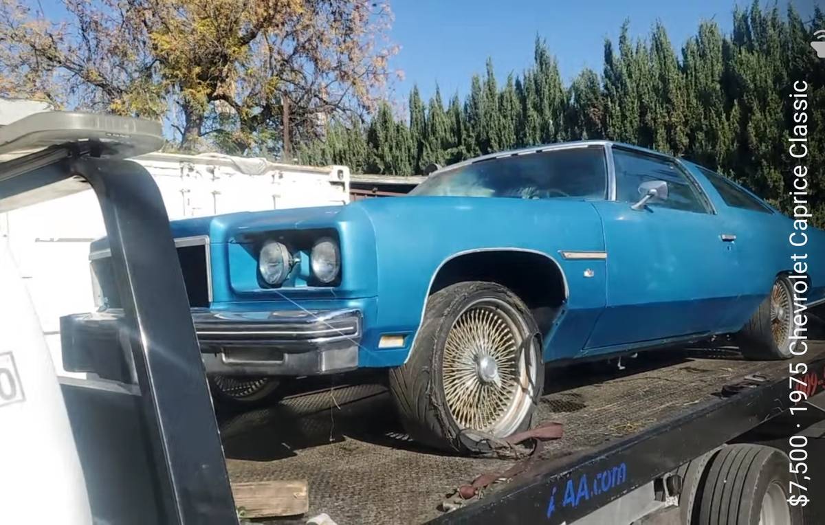 Chevy-caprice-classic-1975-blue-15