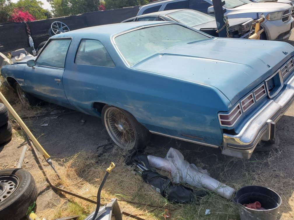 Chevy-caprice-classic-1975-blue-4