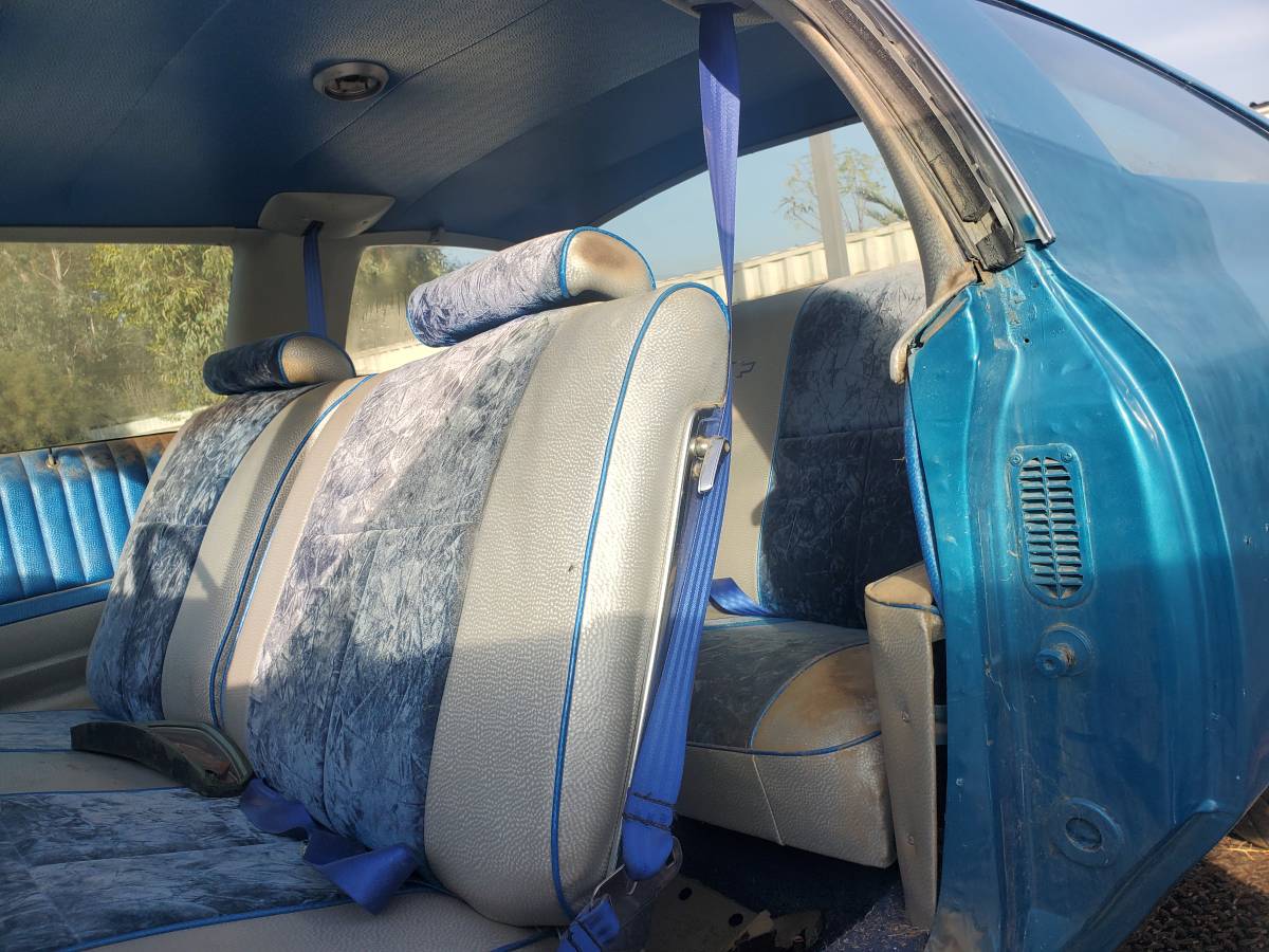 Chevy-caprice-classic-1975-blue-9