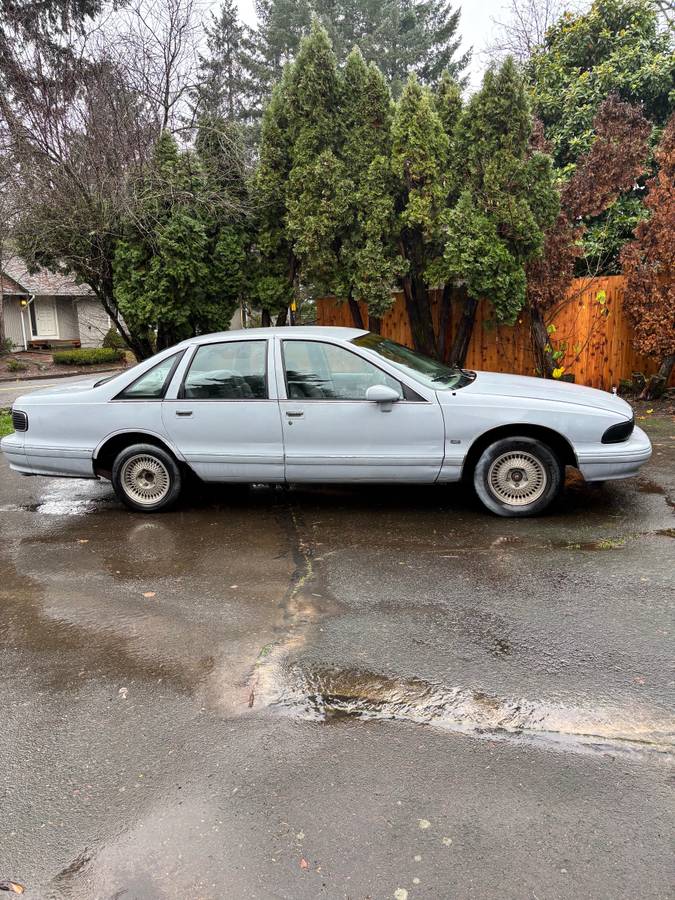 Chevy-caprice-ford-f-100-1993-1