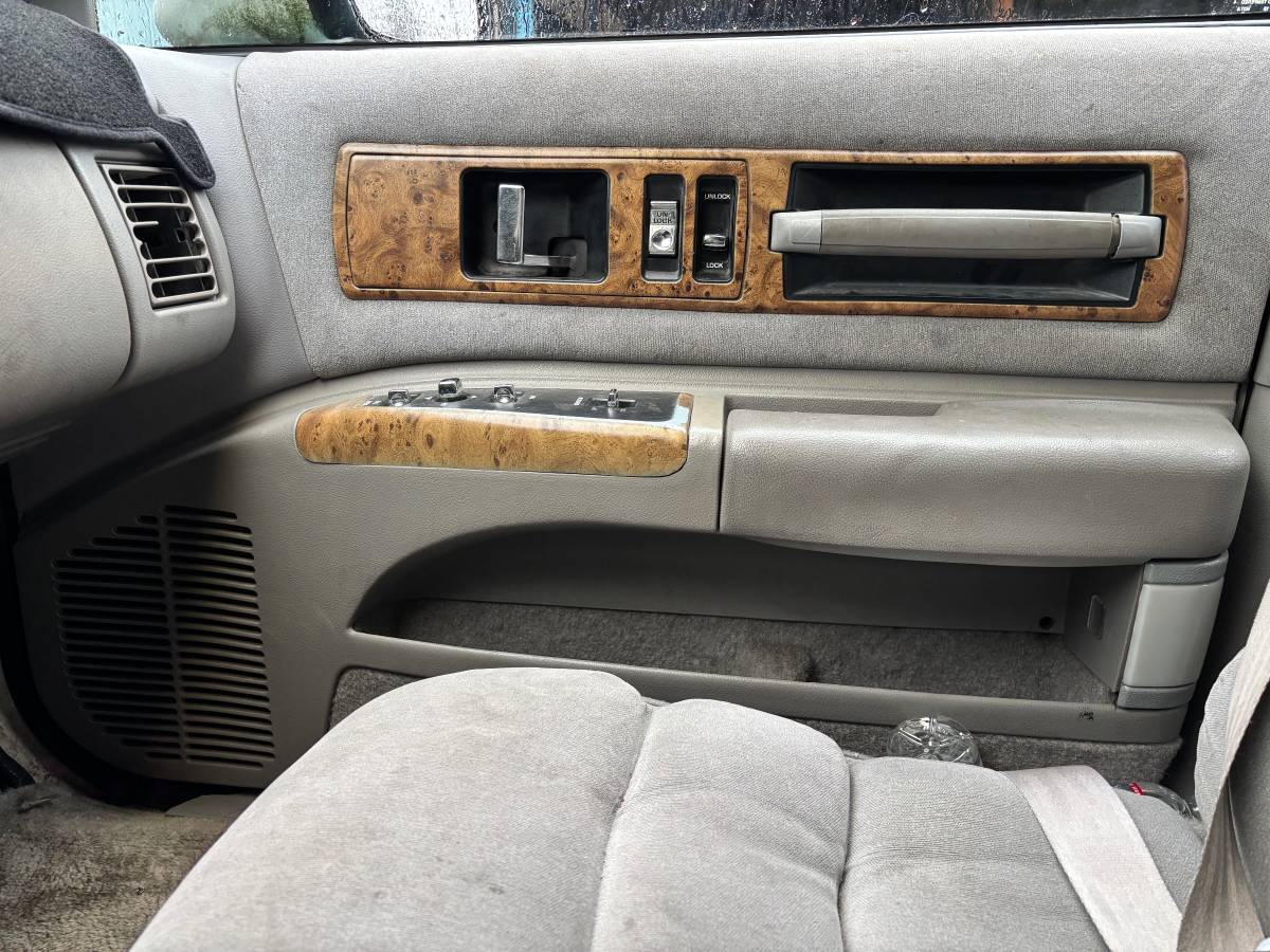 Chevy-caprice-ford-f-100-1993-11