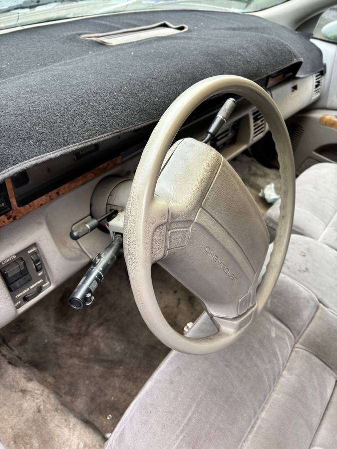 Chevy-caprice-ford-f-100-1993-18