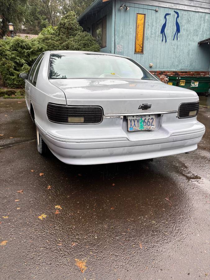 Chevy-caprice-ford-f-100-1993-4