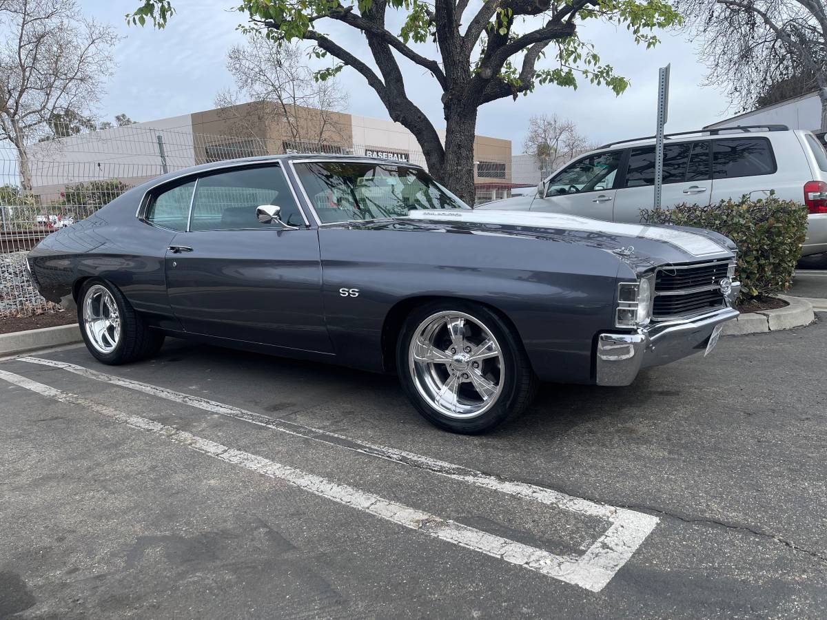 Chevy-chevelle-1971-grey-13