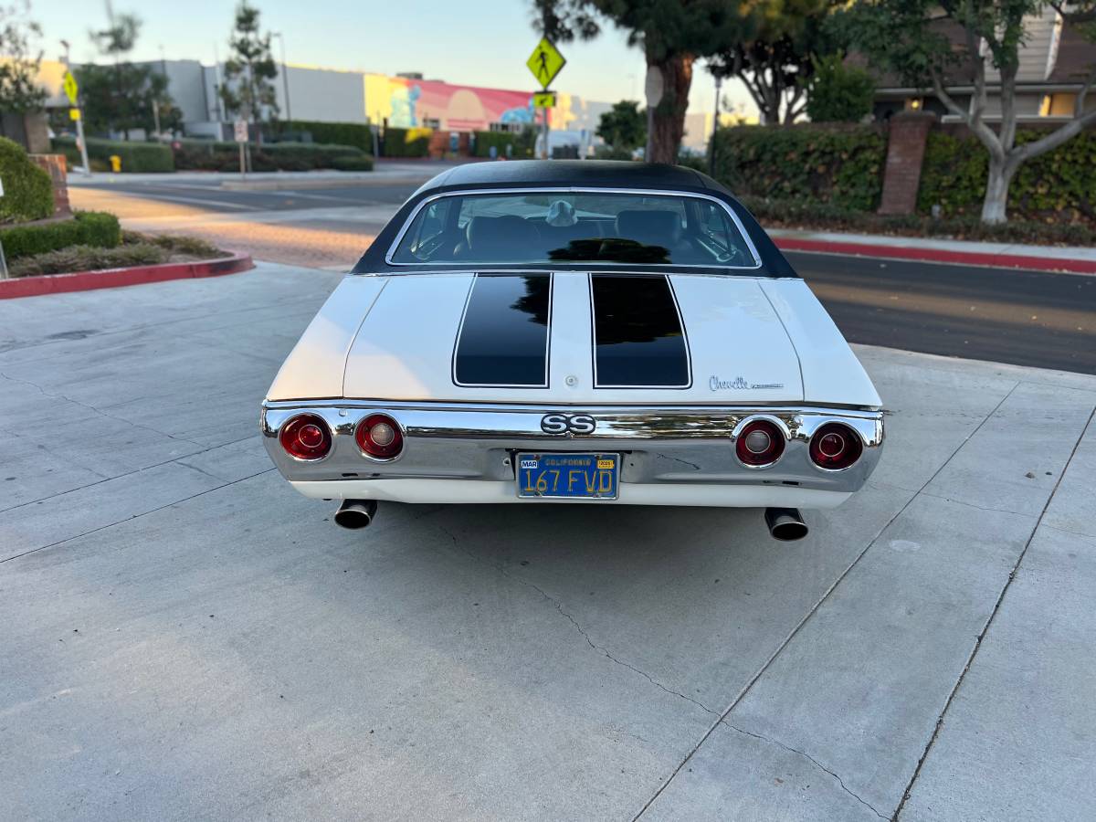 Chevy-chevelle-ss-1972-white-15