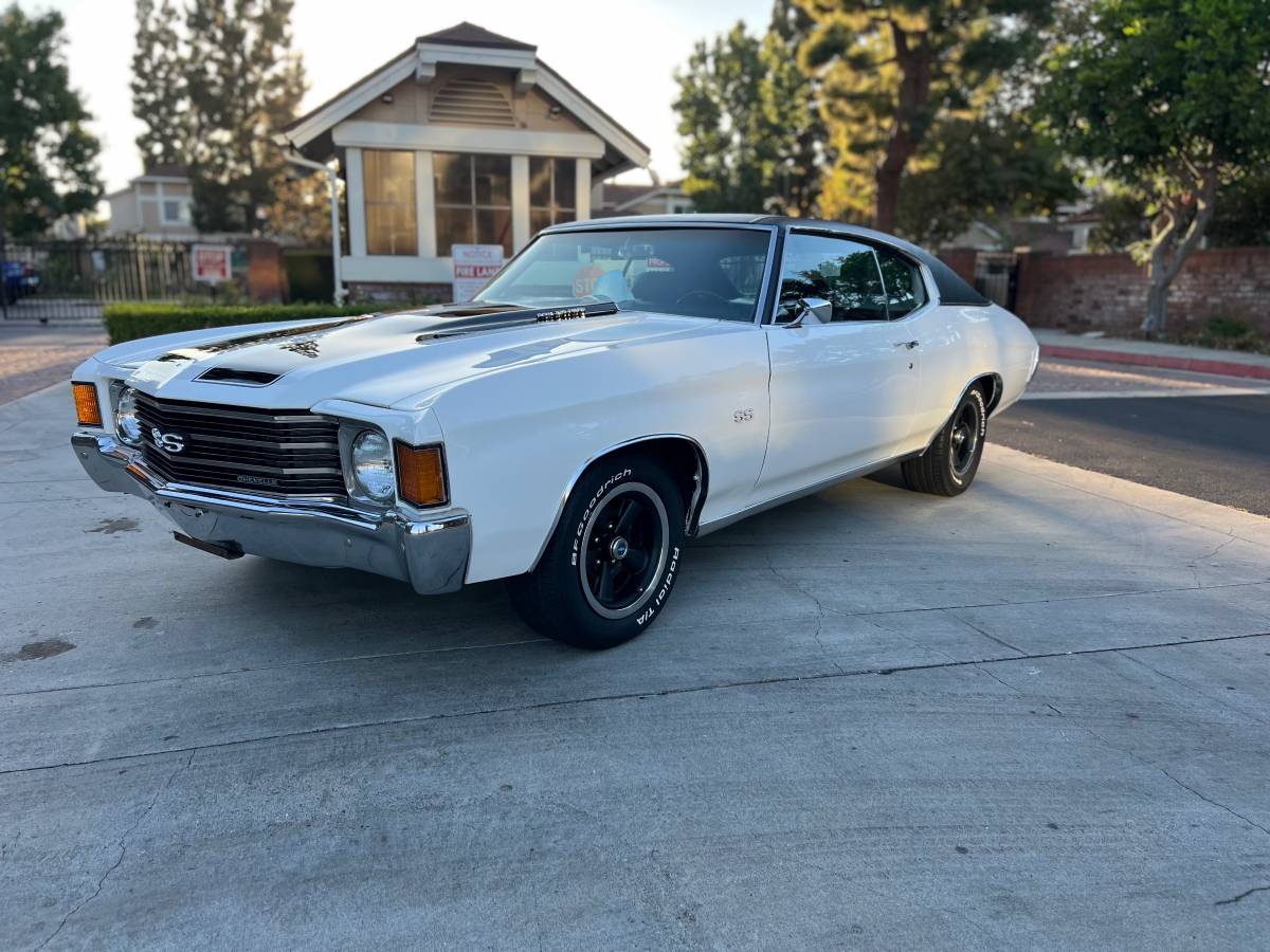 Chevy-chevelle-ss-1972-white-24