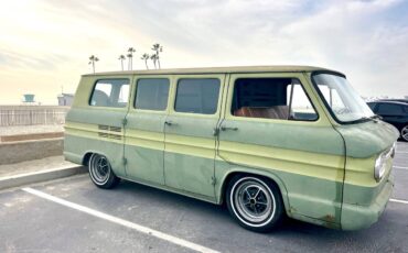 Chevy-corvair-greenbrier-1965-green-1