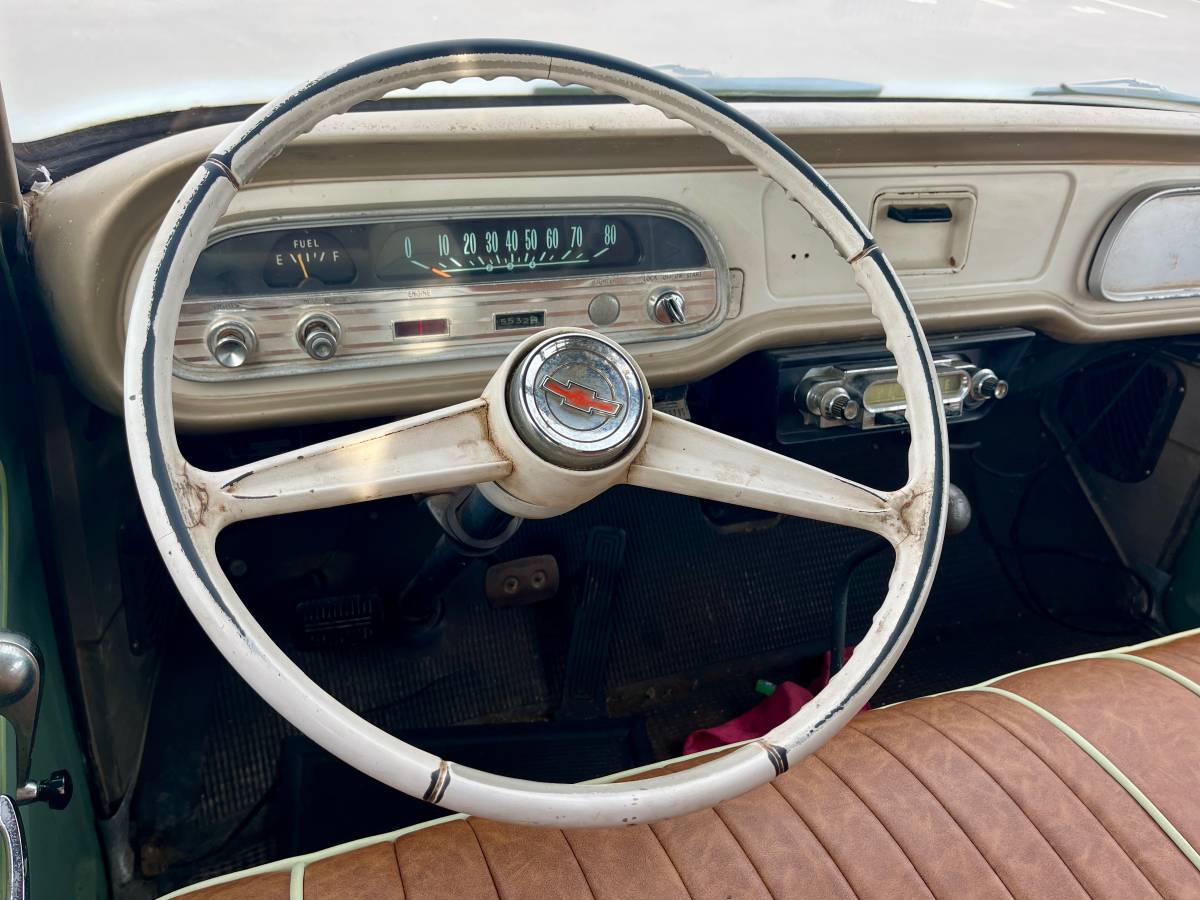 Chevy-corvair-greenbrier-1965-green-11