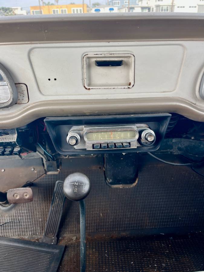 Chevy-corvair-greenbrier-1965-green-12