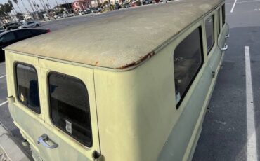 Chevy-corvair-greenbrier-1965-green-18