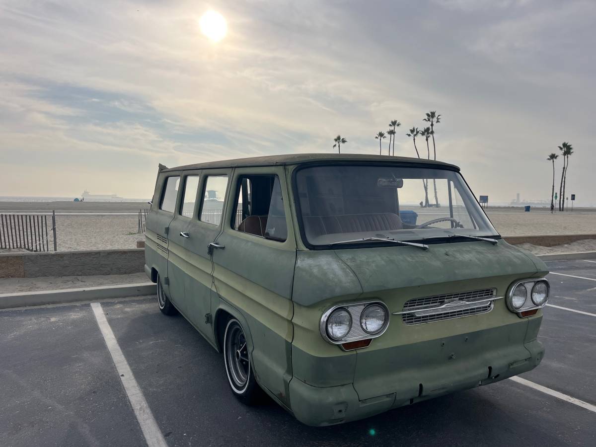 Chevy-corvair-greenbrier-1965-green-25