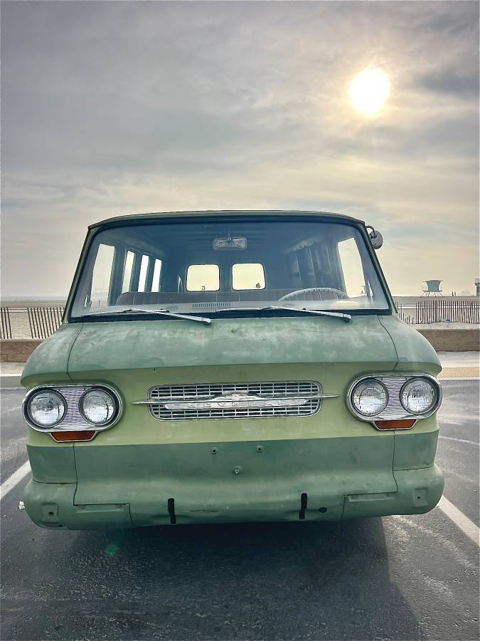 Chevy-corvair-greenbrier-1965-green-27