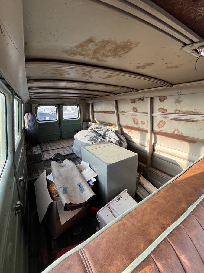 Chevy-corvair-greenbrier-1965-green-29