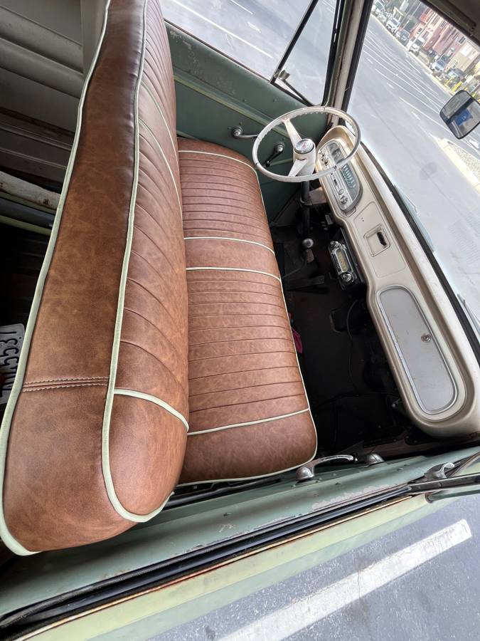 Chevy-corvair-greenbrier-1965-green-4