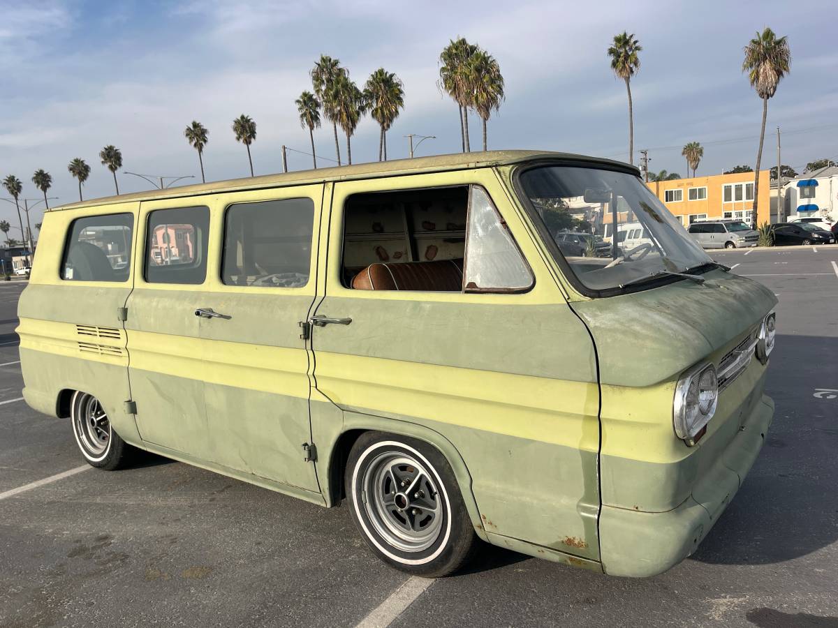 Chevy-corvair-greenbrier-1965-green-5
