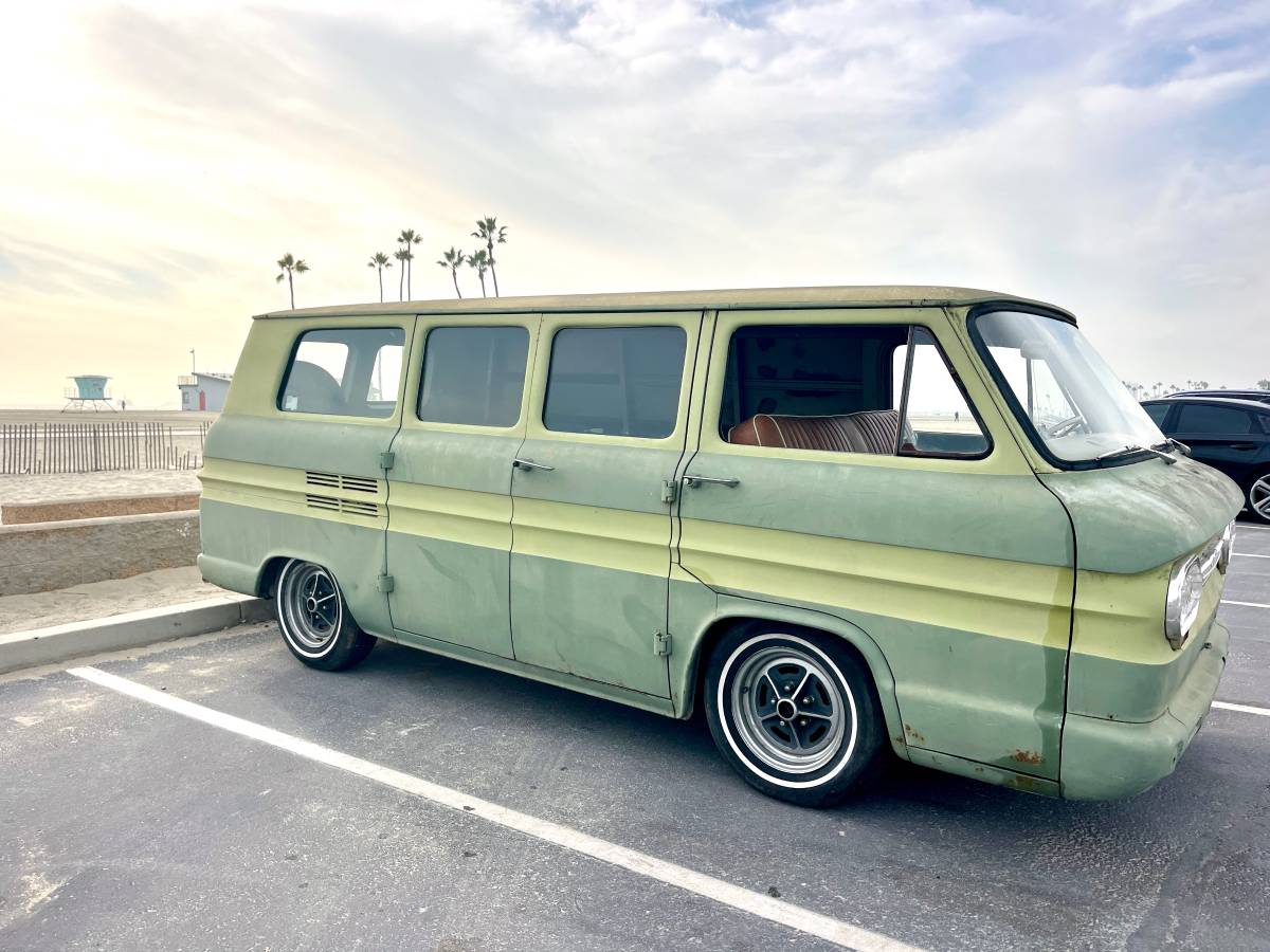 Chevy-corvair-greenbrier-1965-green-7