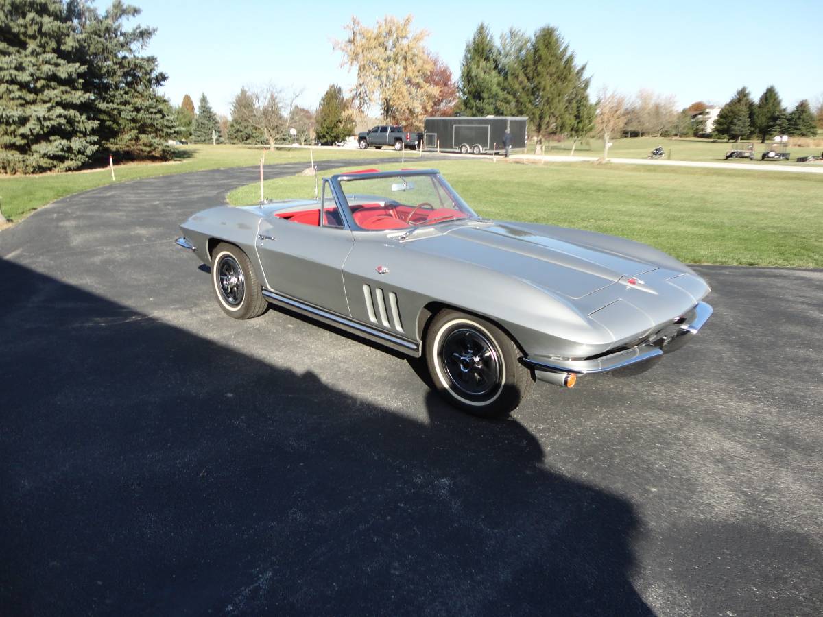 Chevy-corvette-1965-silver-15
