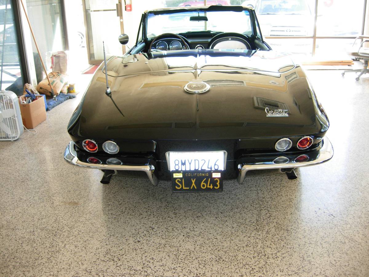 Chevy-corvette-1966-black-2