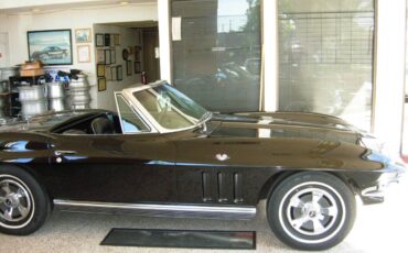 Chevy-corvette-1966-black-3
