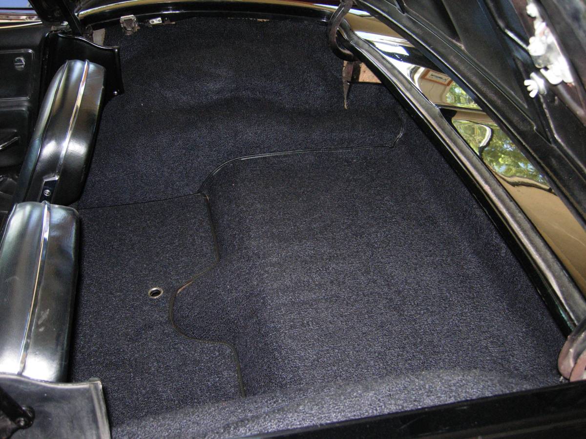 Chevy-corvette-1966-black-8