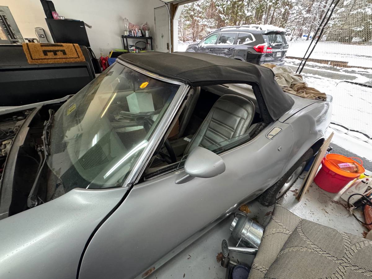 Chevy-corvette-1974-grey-1