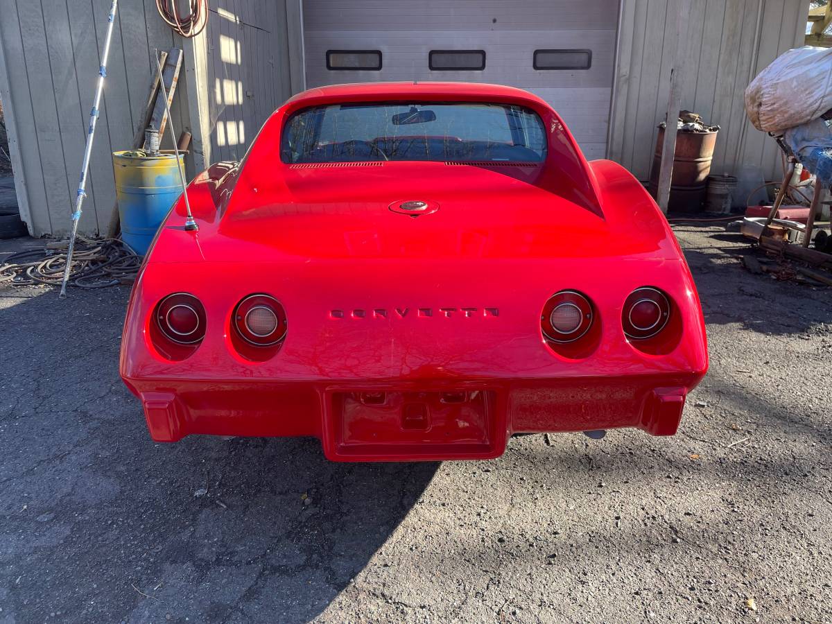 Chevy-corvette-1975-red-1