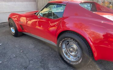 Chevy-corvette-1975-red-2